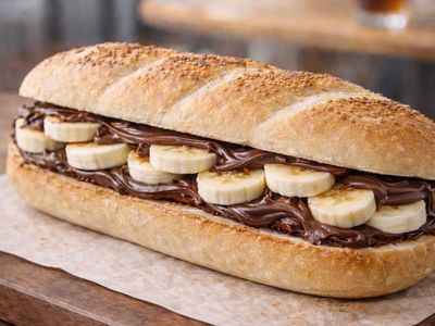 Nutellalı Muzlu Tatlı Sandviç