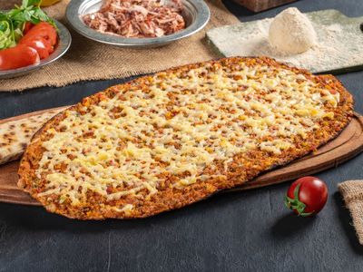 Üstü Kaşarlı Lahmacun