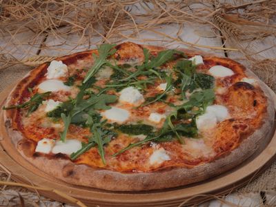 Dört Peynirli Pizza