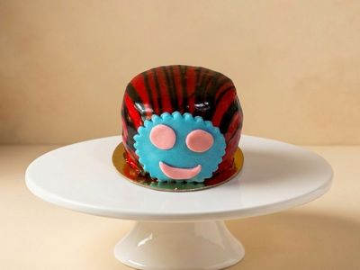 Uğur Böcekli Fıstıklı Çikolatalı Pasta (1 Kişilik)