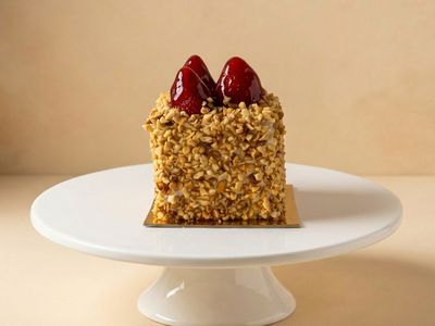 Kare Fındık Kaplama Çikolata (1 Kişilik)