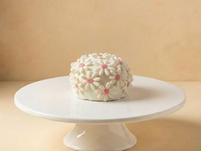 Beyaz Şeker Hamurlu Fıstıklı Pasta