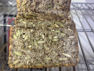 Mayasız Çİğ Karabuğday Ekmeği