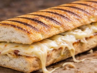 Kaşarlı Baget Tost