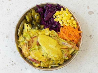 Pilav Üstü Köri Soslu Tavuk Kova Menü