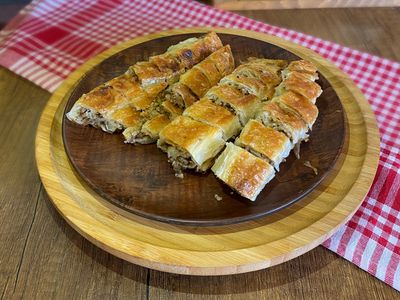 Kıymalı Sarıyer Böreği