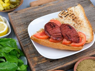 Tam Ekmek Arası Sucuk