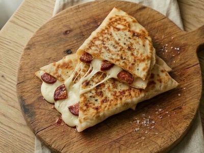 Sucuklu Kaşarlı Gözleme