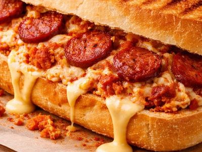 Sucuk Ekmek Seçeceğiniz İçecek