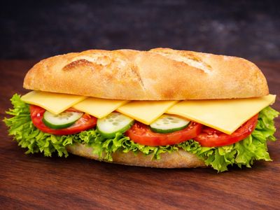 Kaşarlı & Zeytin Ezmeli Sandviç