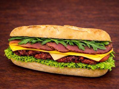 Pastırmalı Sandviç