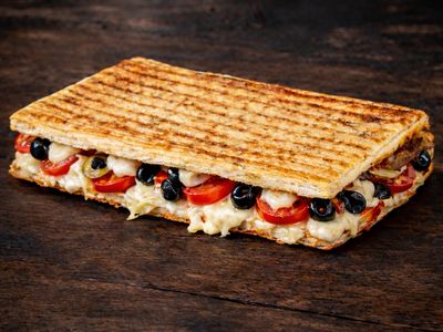 Beyaz Peynirli Zeytinli Tost