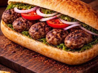 Ekmek Arası Kasap Köfte