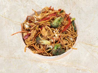 Tavuklu Sebzeli Erişte