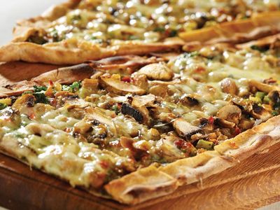 Tavuklu Mantarlı Pide