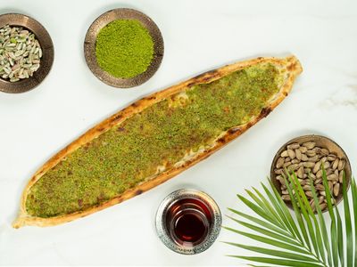 Peynirli Fıstıklı Pide