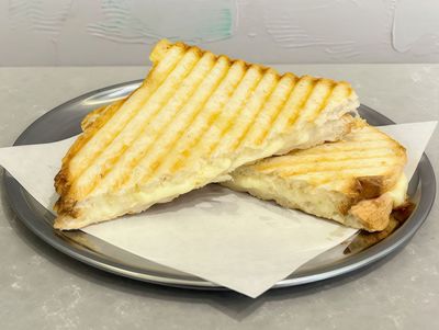 Çift Kaşarlı Tost