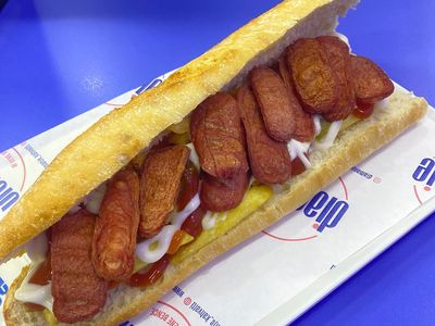 Klasik Sosisli Efsane Sandviç