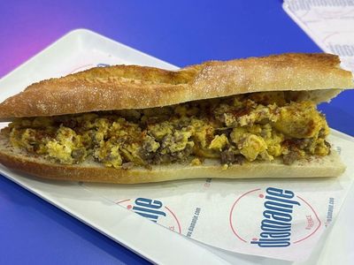 Gurme Serisi Kavurmalı Yumurta Sıcak Sandviç