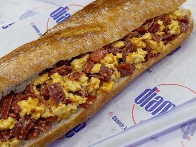 Gurme Serisi Pastırmalı Yumurta Sandviç