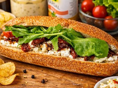 İtalyan Caprese Deluxe Sandviç