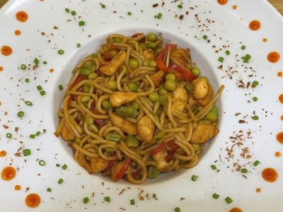 Sebzeli Tavuklu Noodle