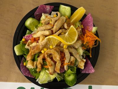 Izgara Tavuklu Salata