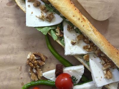 Ezine Peynirli Sandwich