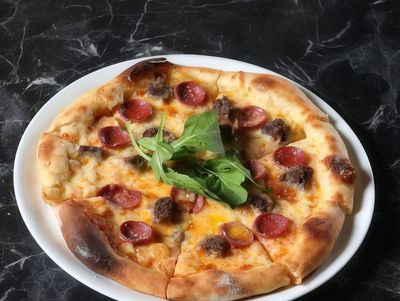 Kavurmalı Pizza (Orta Boy)