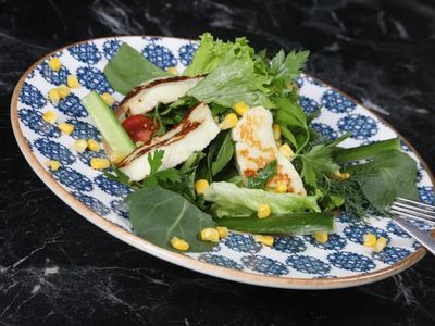 Izgara Hellimli Salata