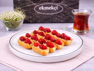 Çilekli Ekler (1 kg.)