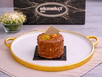 Krokanlı Çikolatalı Pasta
