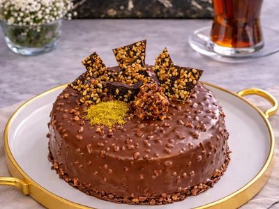 Krokanlı Çikolatalı Pasta (6-8 Kişilik)