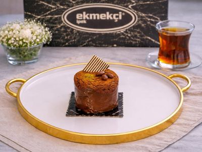Fıstıklı Çikolatalı Pasta