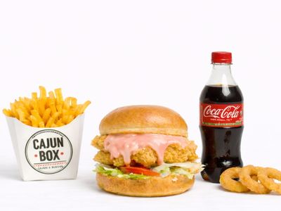 Kaşarlı Cajun Burger Menü