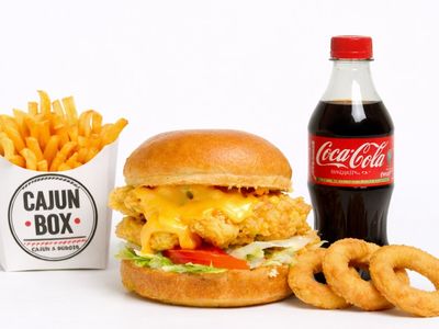 Cheddarlı Cajun Burger Menü