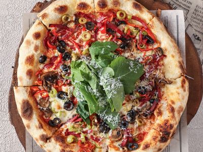 Karışık Pizza (Orta) (8 Dilim)