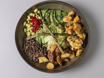 Köri̇ Soslu Tavuk Bowl