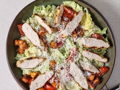 Nesta Özel Sezar Salata