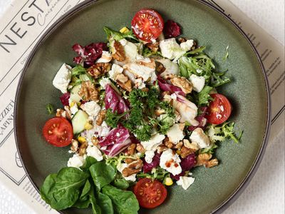 Tulum Peynirli Cevizli Salata