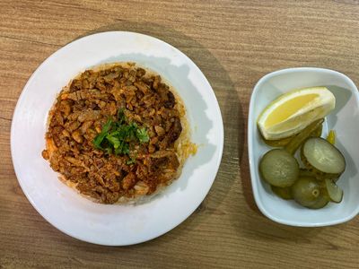 pilav üstü soslu kavrulmuş et
