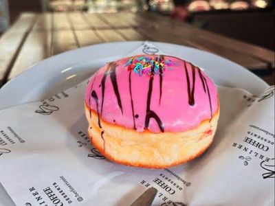 Çilek Dolgulu Çilekli Berliner