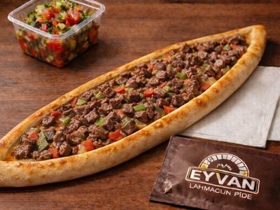 Kavurmalı Pide