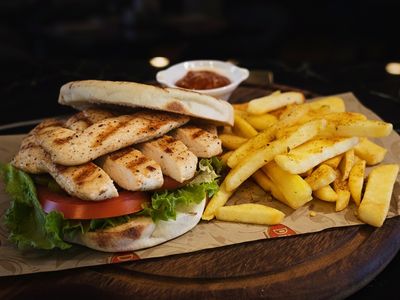 Tavuklu Bazlama Sandviç