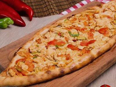 Tavuklu Pide