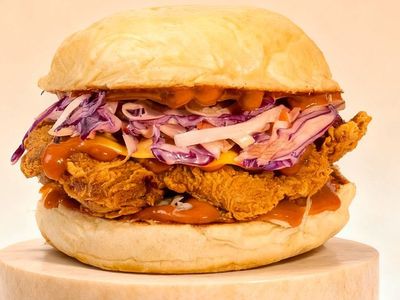 Barbekü Soslu Chicken Burger