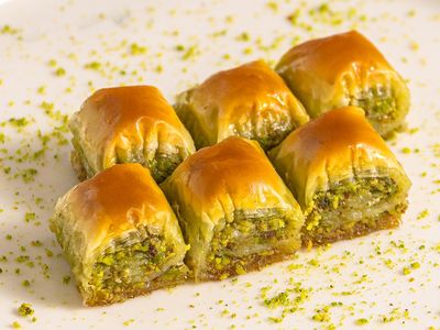 Fıstıklı Antep Özel Baklava (1 Porsiyon)