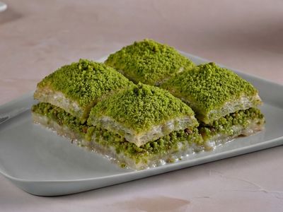 Antep Fıstıklı Soğuk Baklava (1 Porsiyon)