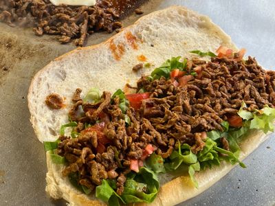 Yarım Ekmek Arası Et Tantuni