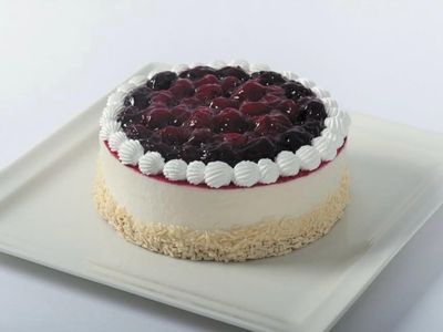 Orman Meyveli Pasta (6-8 kişilik)